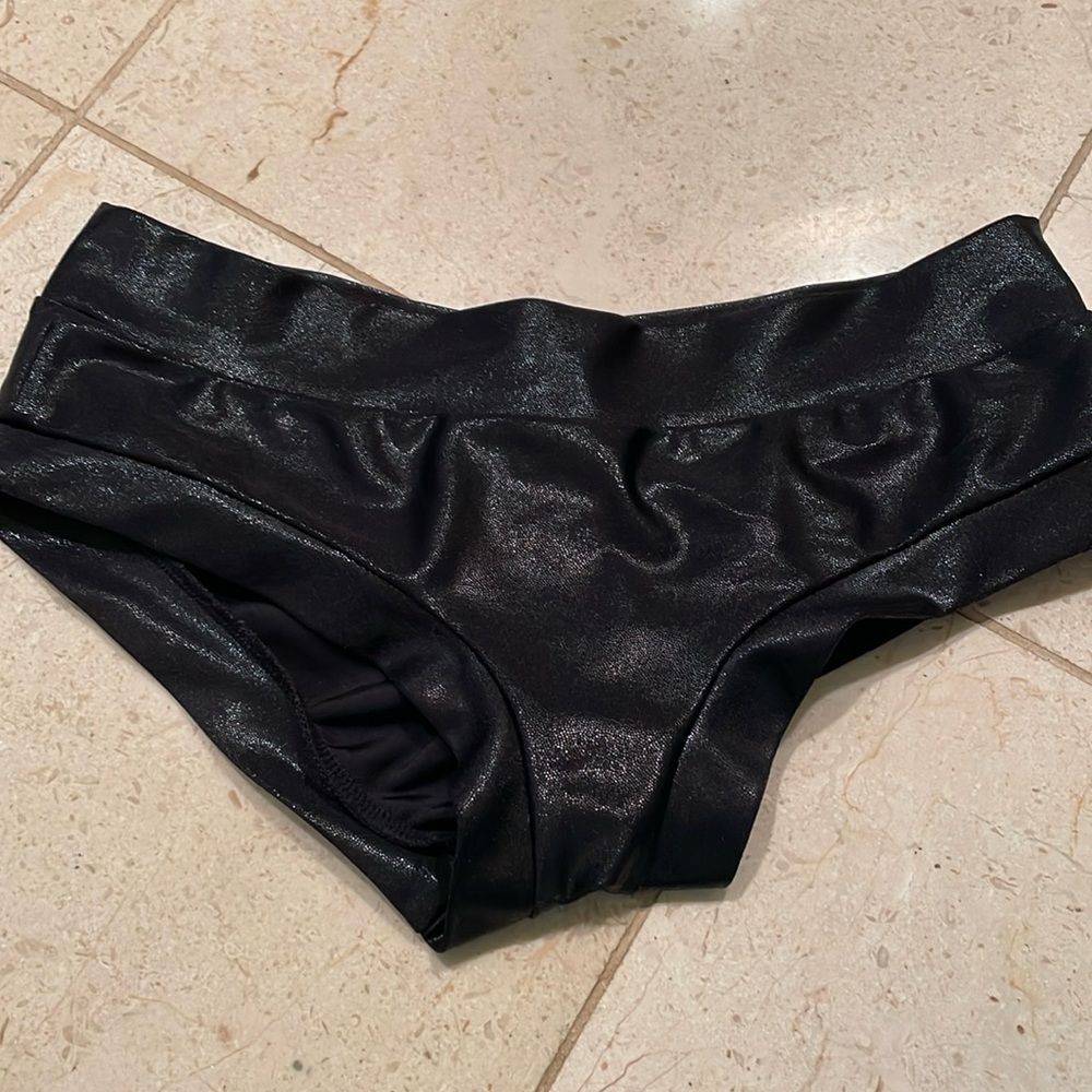 Pole shorts